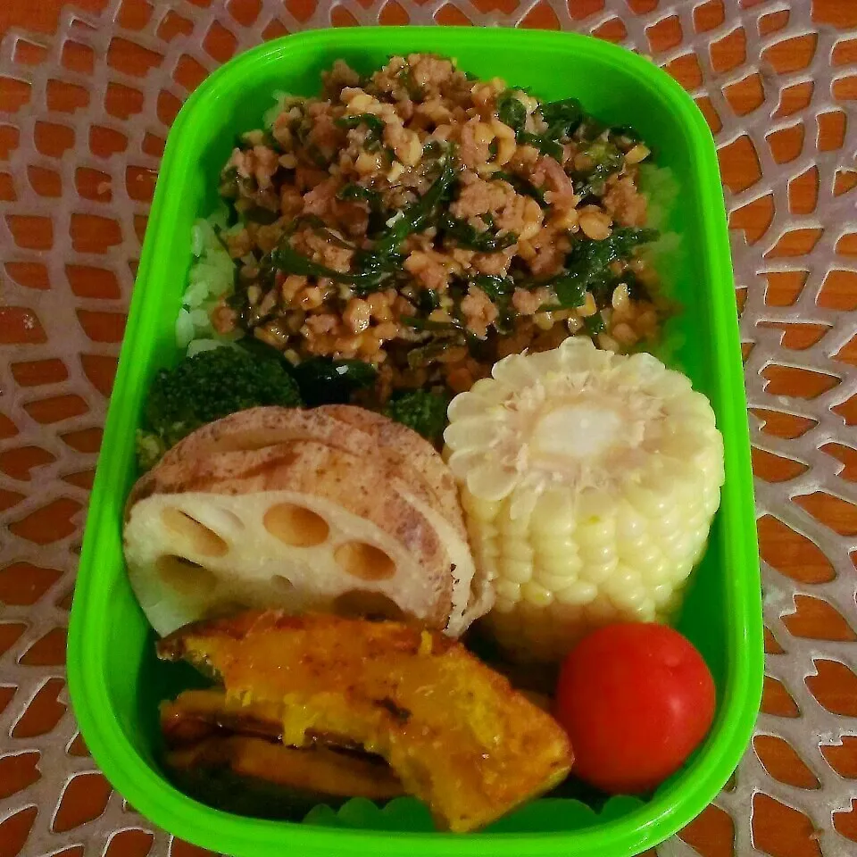 Snapdishの料理写真:☆お弁当:27Sep2015|momomotototokokokoさん