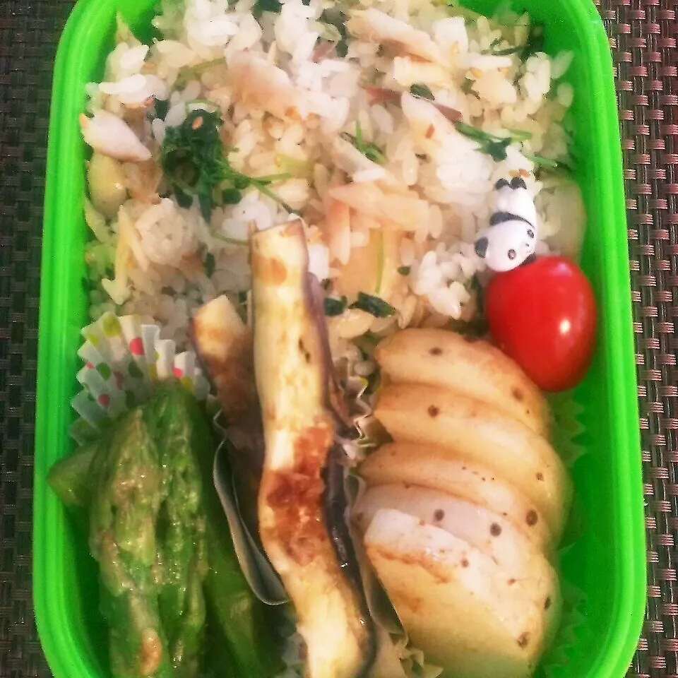 Snapdishの料理写真:☆お弁当:28Mar2015|momomotototokokokoさん