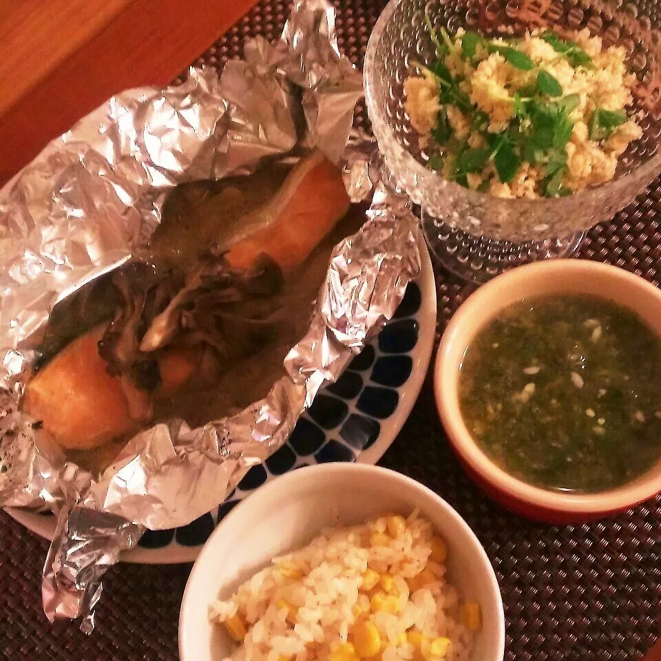 Snapdishの料理写真:お夕食～鮭のフォイル焼き～|momomotototokokokoさん