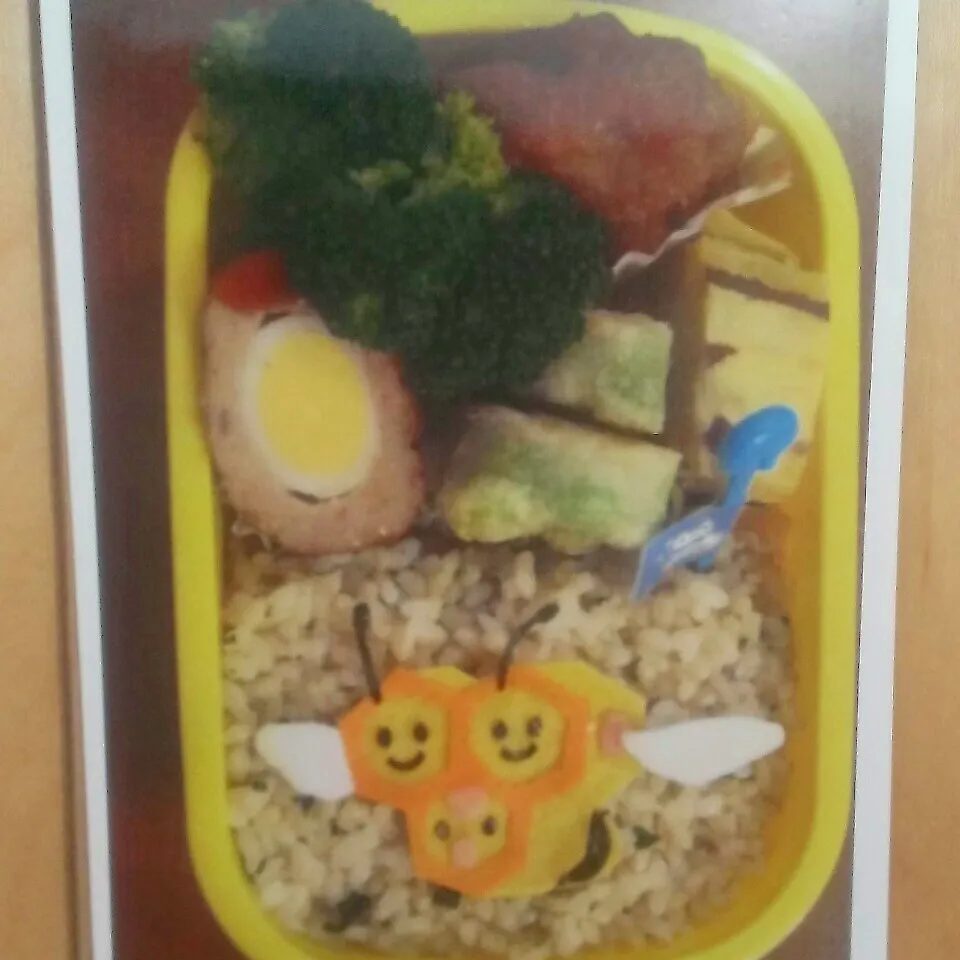 Snapdishの料理写真:☆息子の幼稚園時代のお弁当(かれこれ5年前)|momomotototokokokoさん