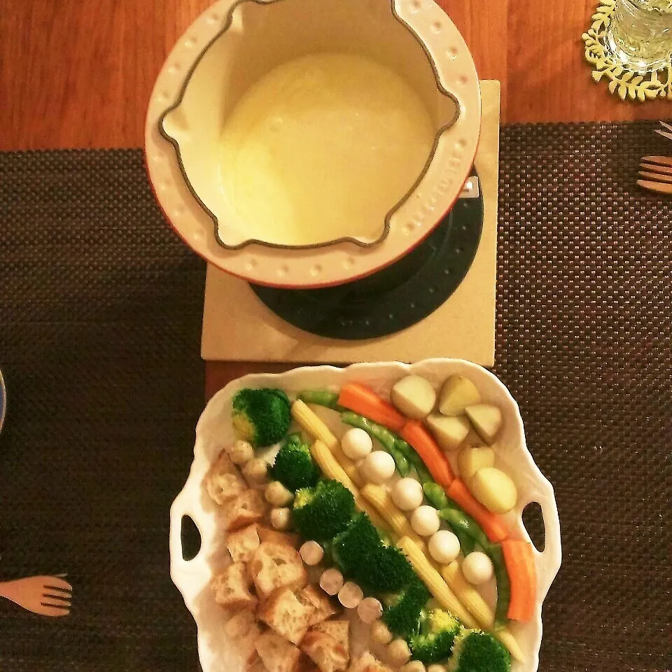 Snapdishの料理写真:チーズフォンデュ|momomotototokokokoさん