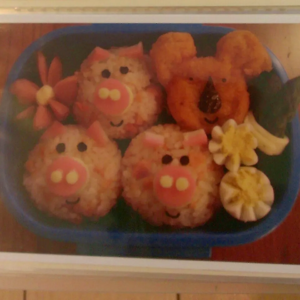 Snapdishの料理写真:☆息子の幼稚園時代のお弁当(かれこれ7年前)|momomotototokokokoさん