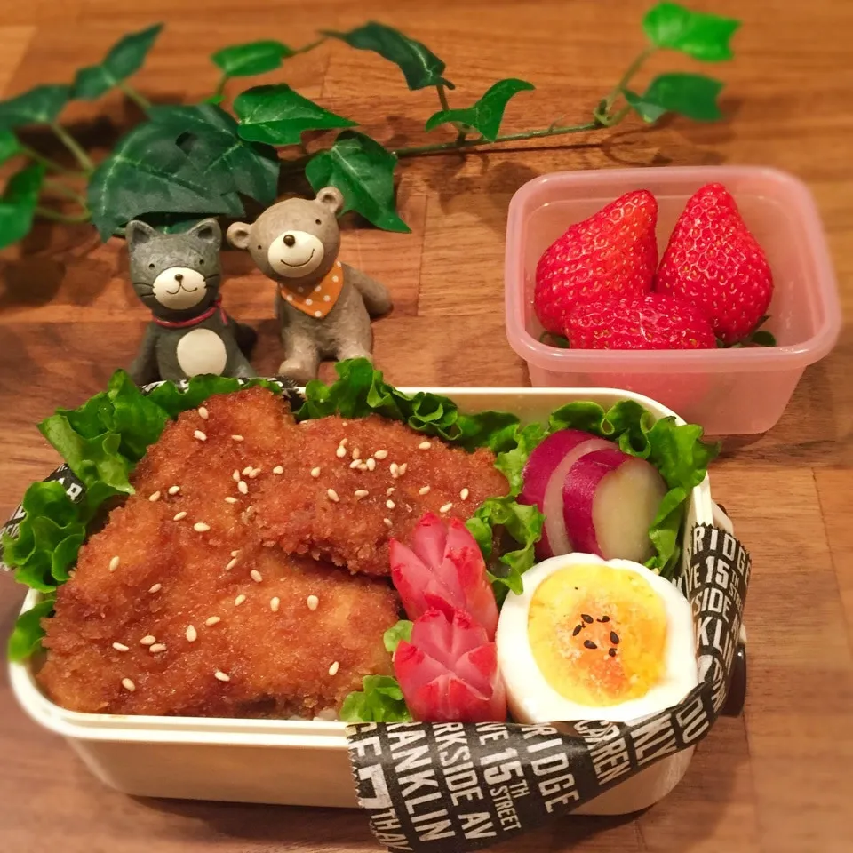 Snapdishの料理写真:かおチキ弁当|rinrinさん