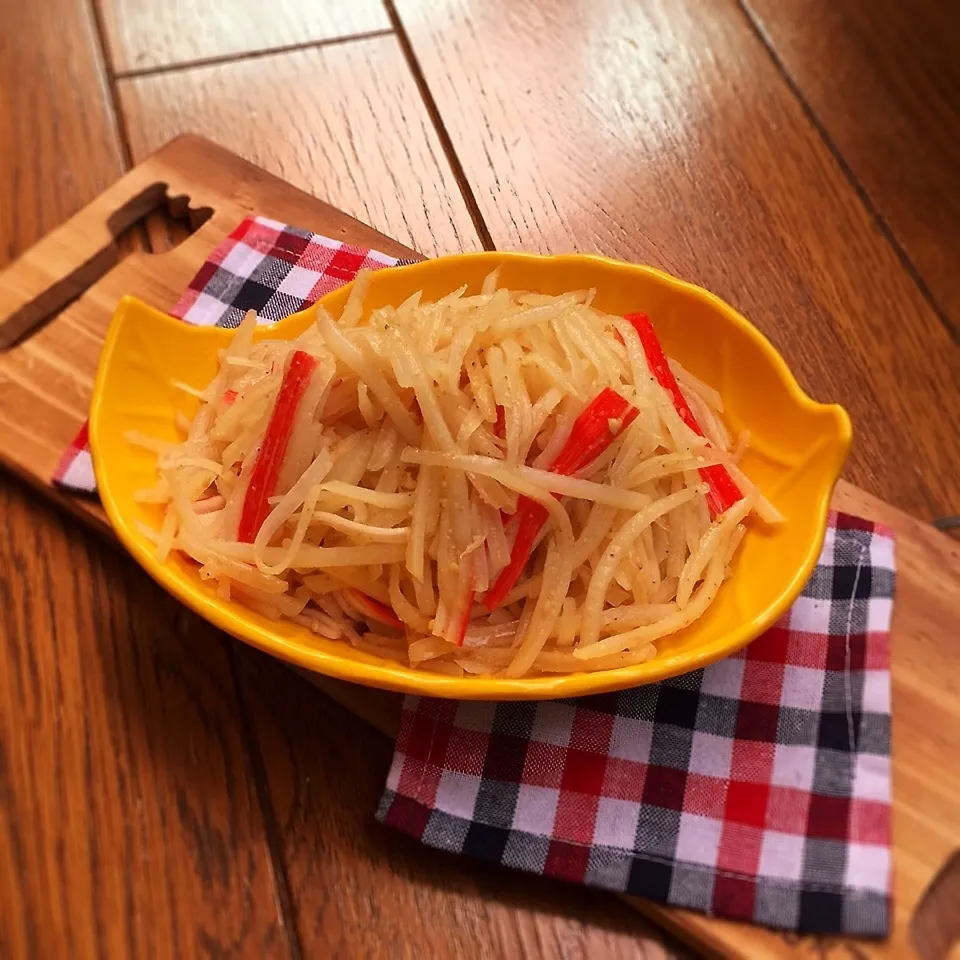 もやしじゃないよ〜〜じゃがいもとカニカマのシャキシャキあえ＊|Harumiさん