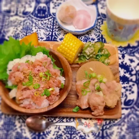 ネギトロ丼と豚軟骨のトロトロ煮|Harumiさん