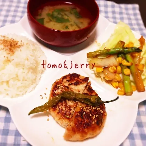 Snapdishの料理写真:とりばーぐ(塩&照り焼き)|mugiさん