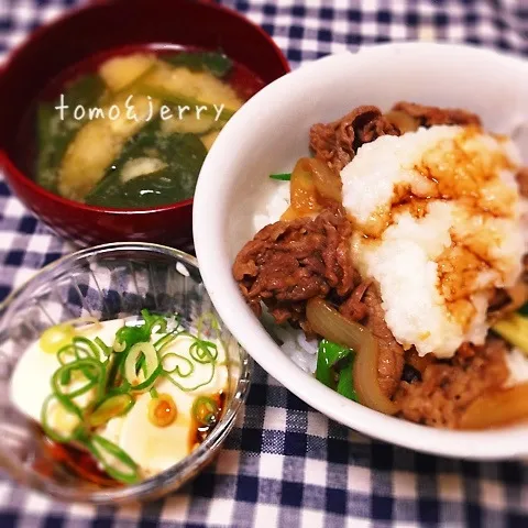 す○家風 とろろ牛丼定食|mugiさん