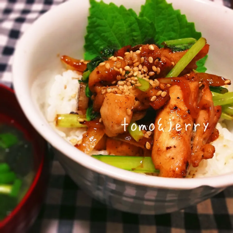 トモ丼  鶏にんにく醤油|mugiさん