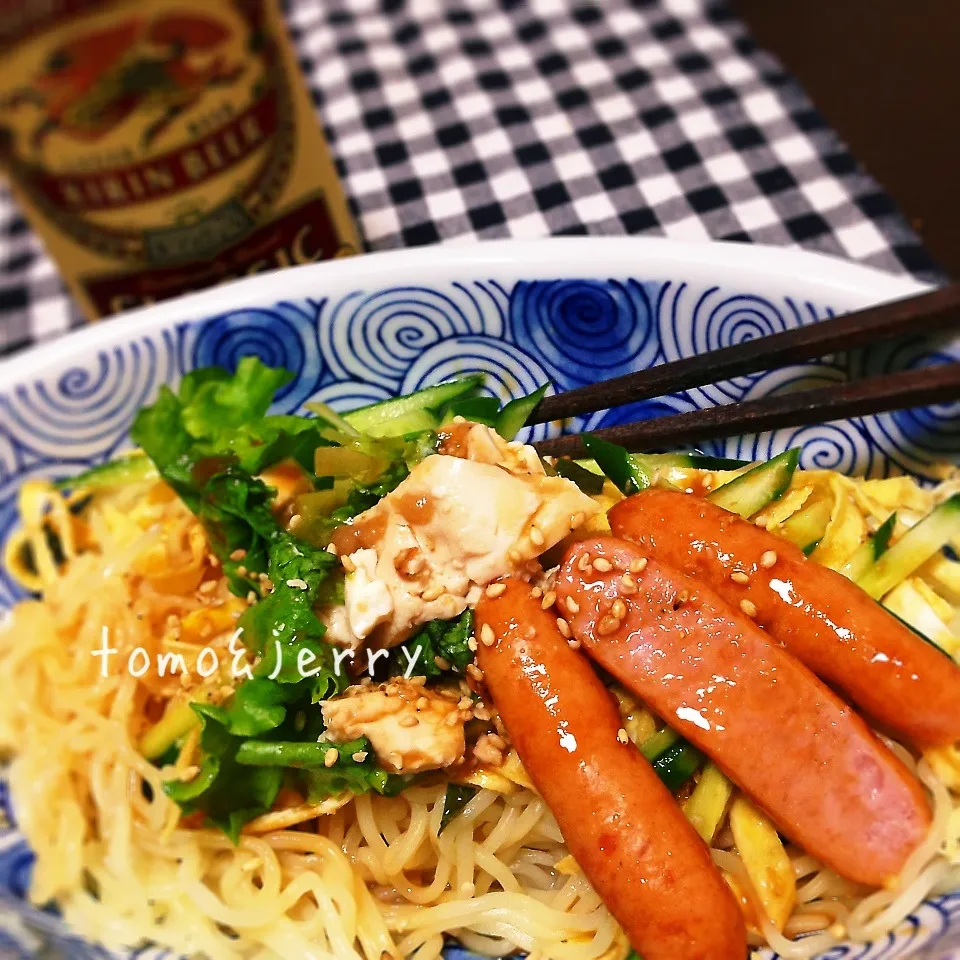 サラダとウインナーで冷麺|mugiさん