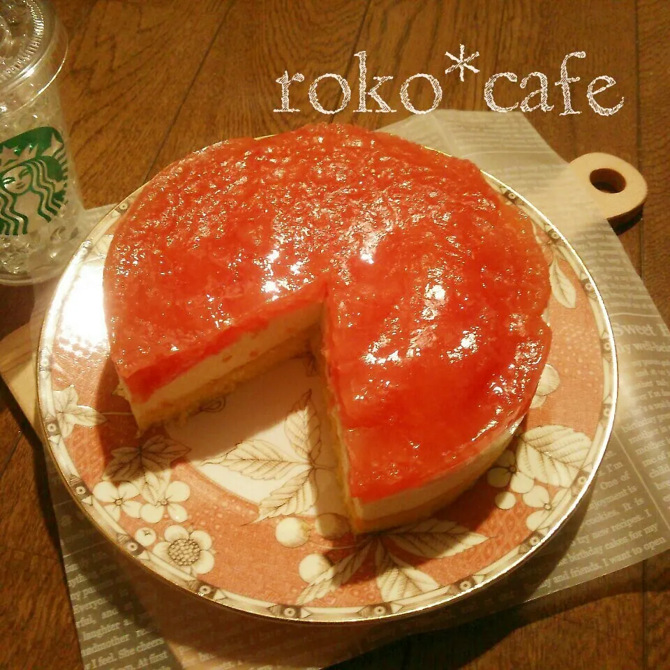 Snapdishの料理写真:ルビーグレープフルーツのババロアケーキ|roko*cafe sweetsさん