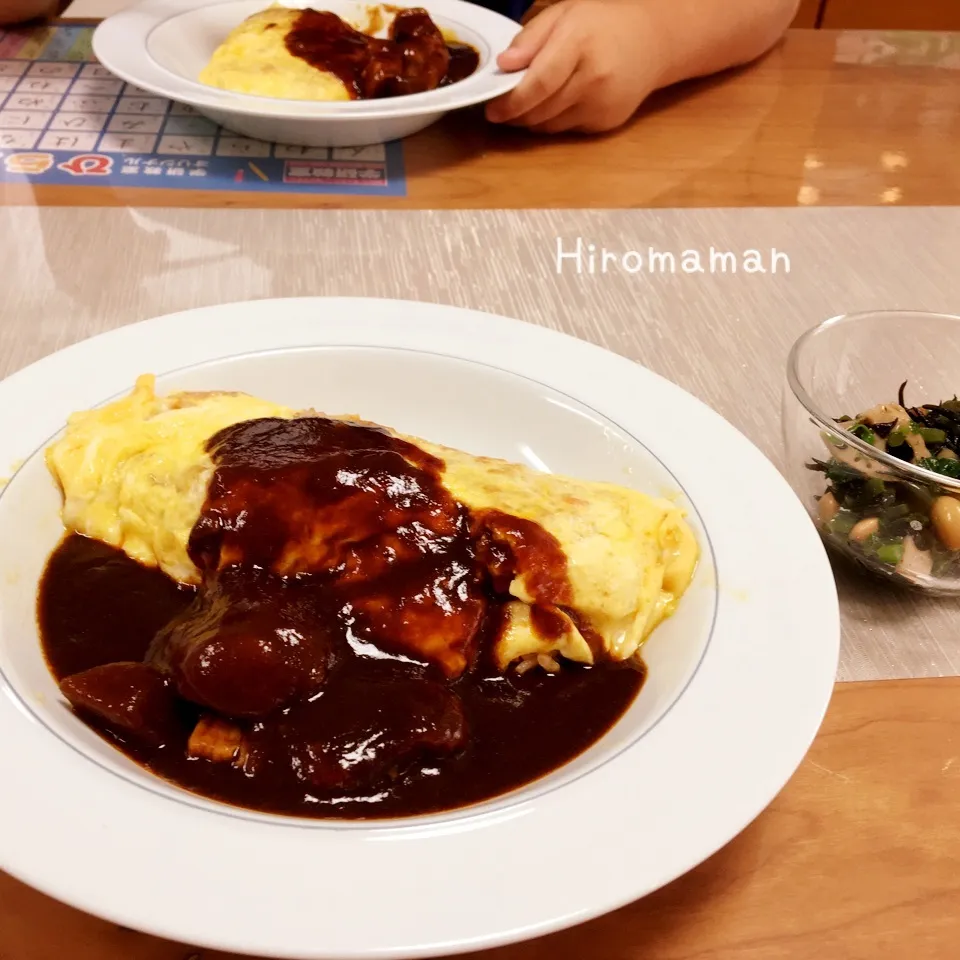 ビーフシチューとチーズオムライス♡|ひろママさん