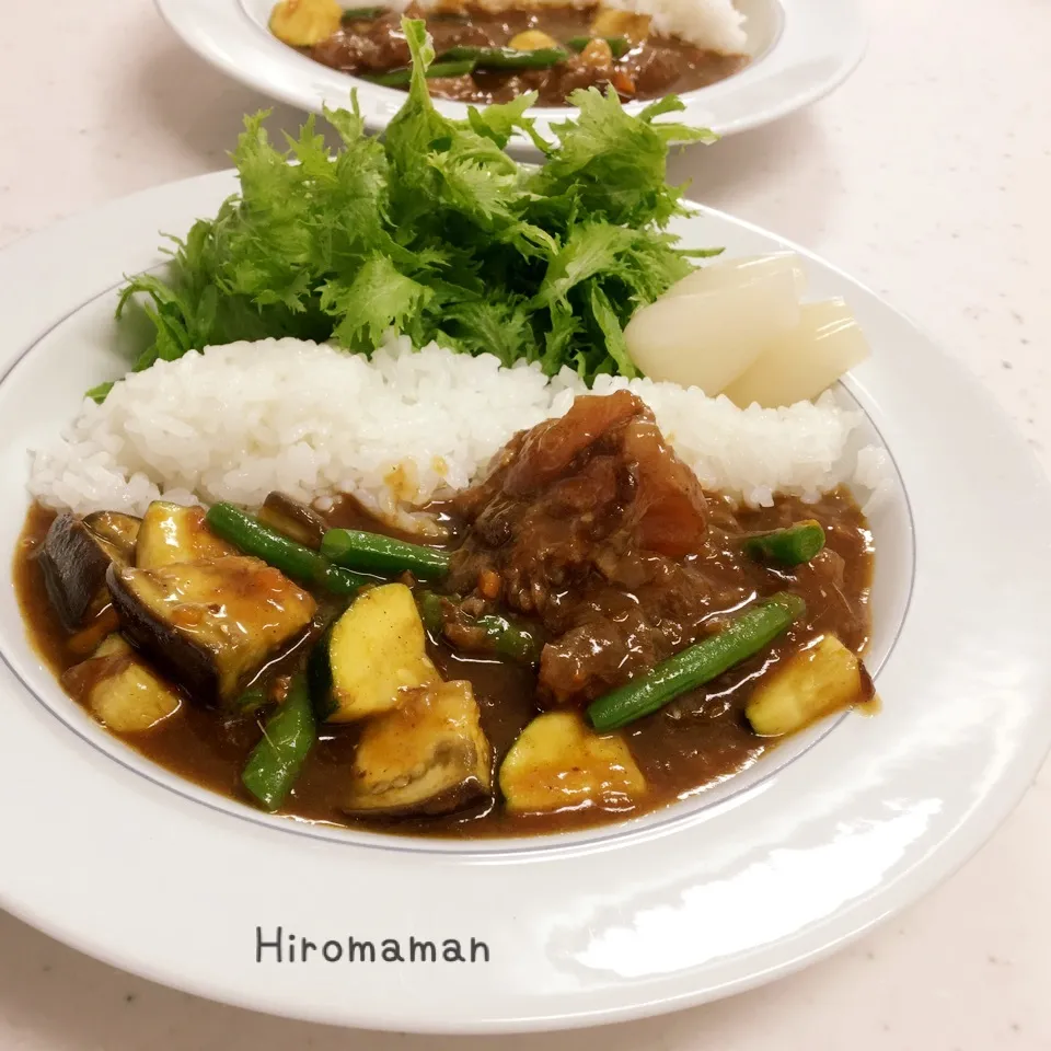 Snapdishの料理写真:夏野菜たっぷり♡牛すじカレー♪|ひろママさん