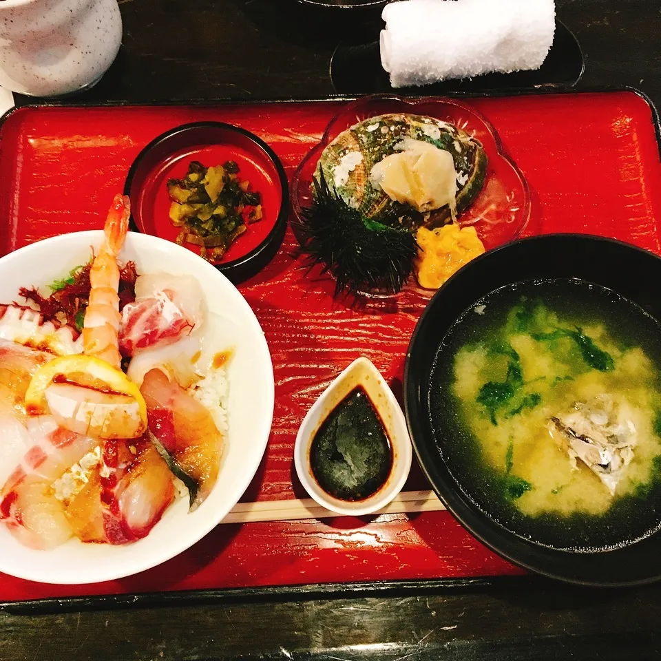 天草のお魚の贅沢丼|りんごさん