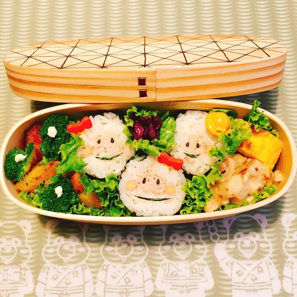 Snapdishの料理写真:ツナマヨ海苔巻き弁当！|りんごさん