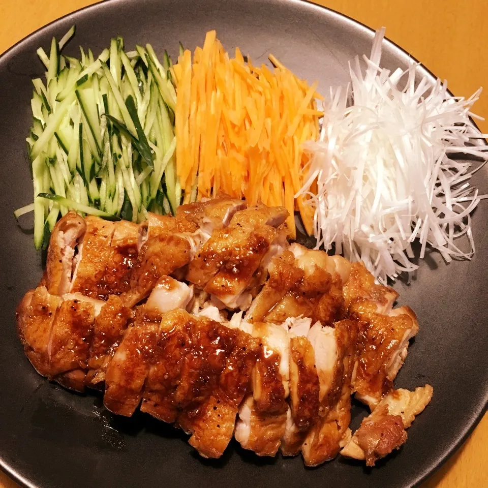 鶏肉で北京ダック風\ ♪♪ / 春巻きの皮で！|りんごさん