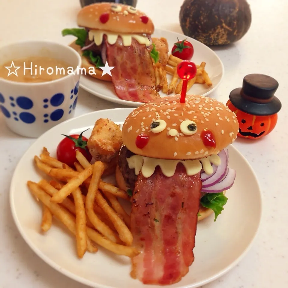 Snapdishの料理写真:ベーコンレタスデコバーガー♡まねっこ♪|ひろママさん