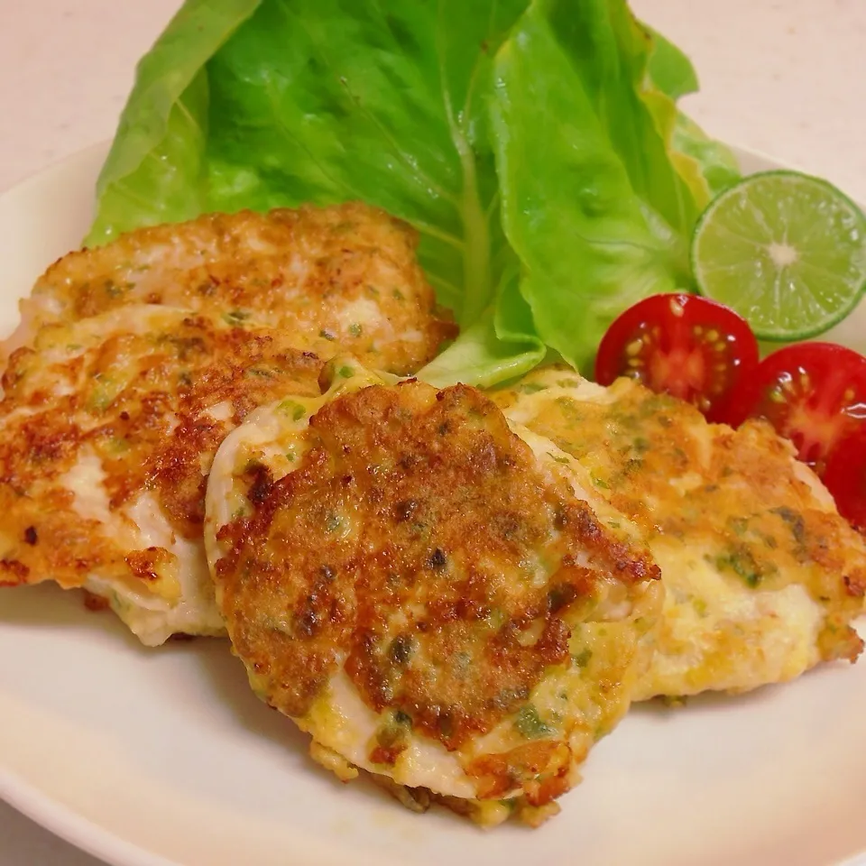 柔らかジューシー♪鶏胸肉の海苔チーピカタ！|ひろママさん