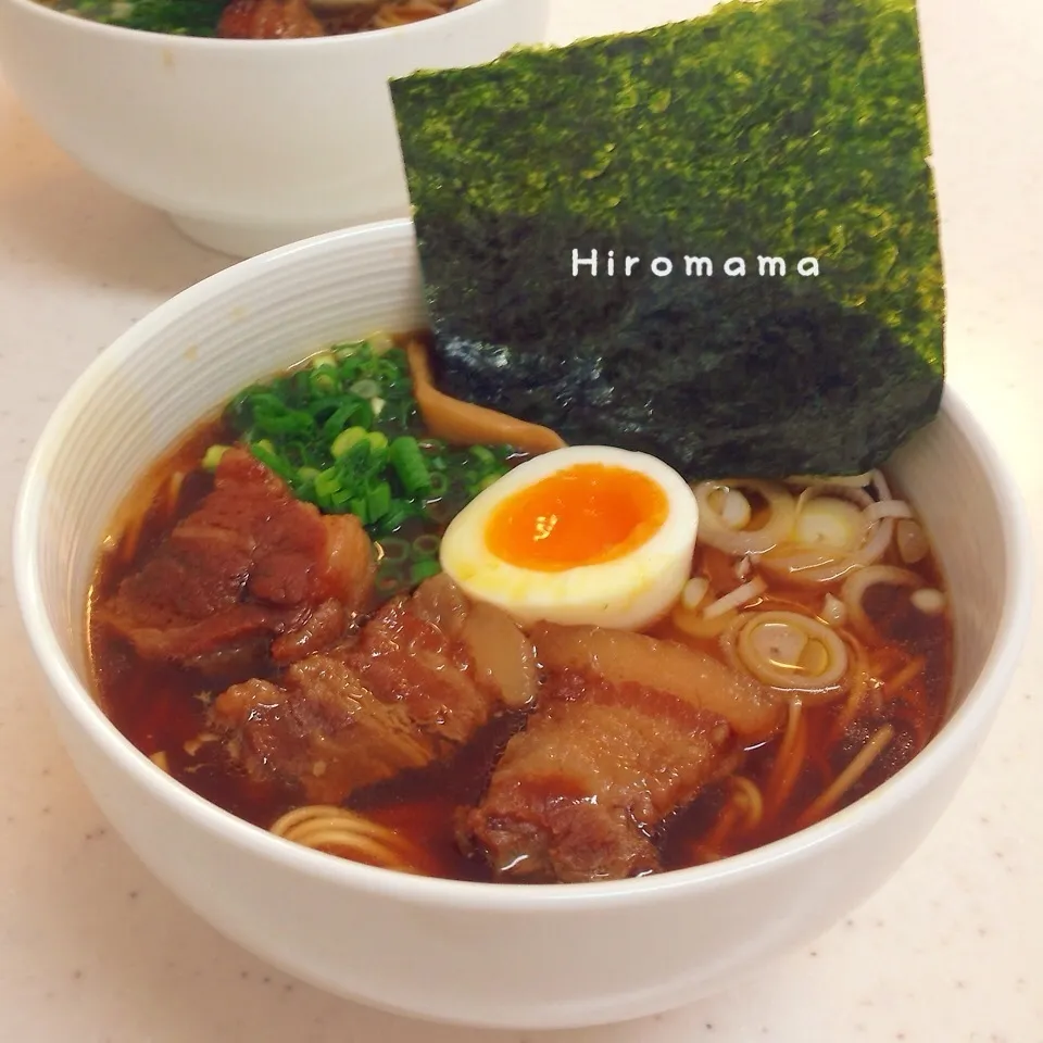 Snapdishの料理写真:パパ手作り角煮で醤油ラーメン♬|ひろママさん