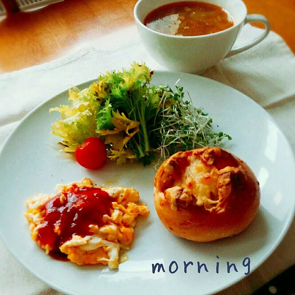 ポテトのパンで朝ごはん#朝ごはん#ワンプレート#手作りパン#パン #惣菜パン|えるえるさん