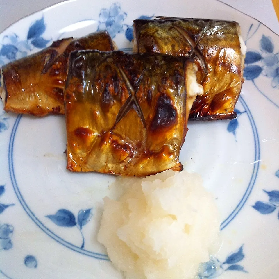 塩サバの焼き物、大根おろした〜ぷり！|せんちゃんさん