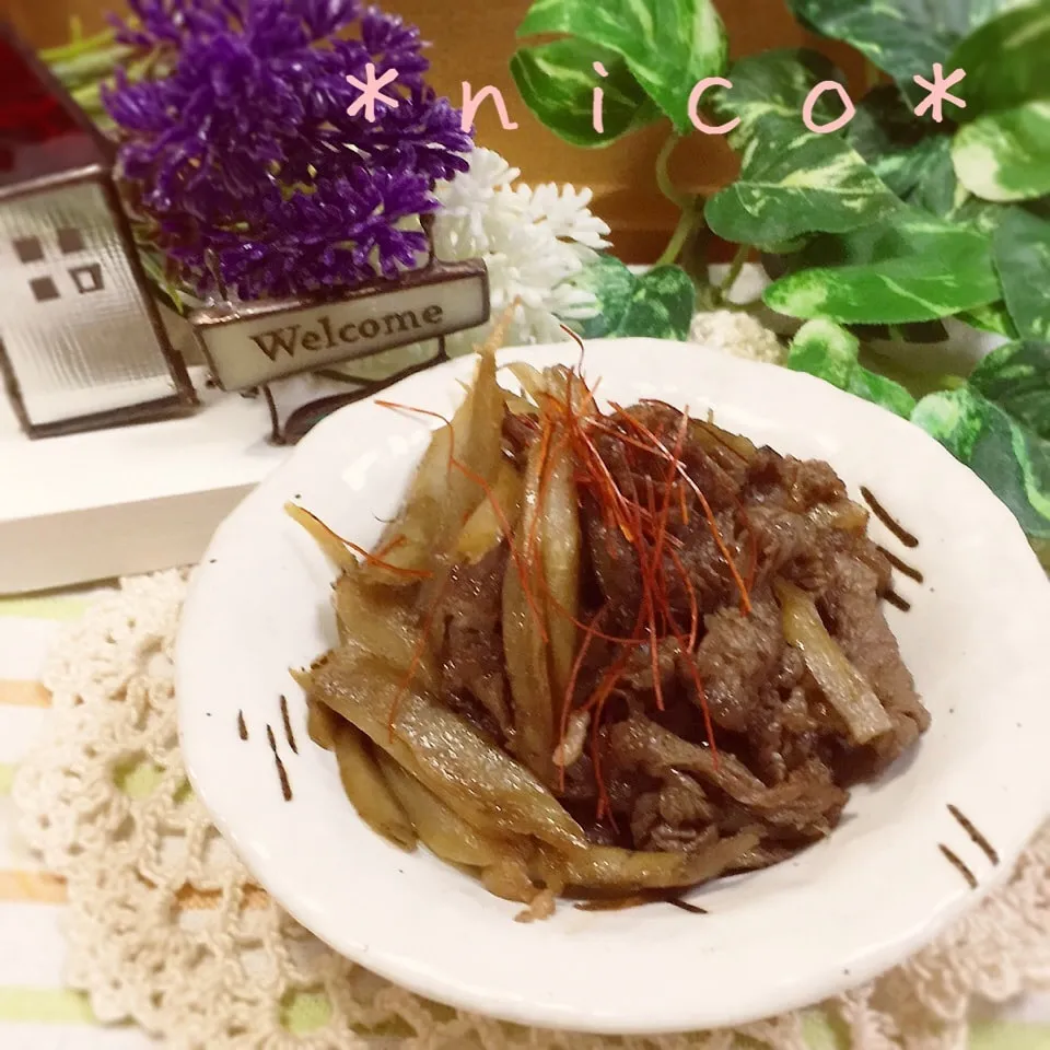 Snapdishの料理写真:＊ご飯がすすむよ♪牛肉とごぼうの甘辛炒め♡♡＊|にこさん