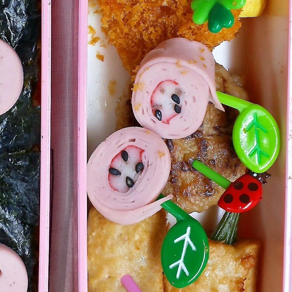 魚肉ソーセージとカニかまのリンゴ🍎|きつねこかあさんさん