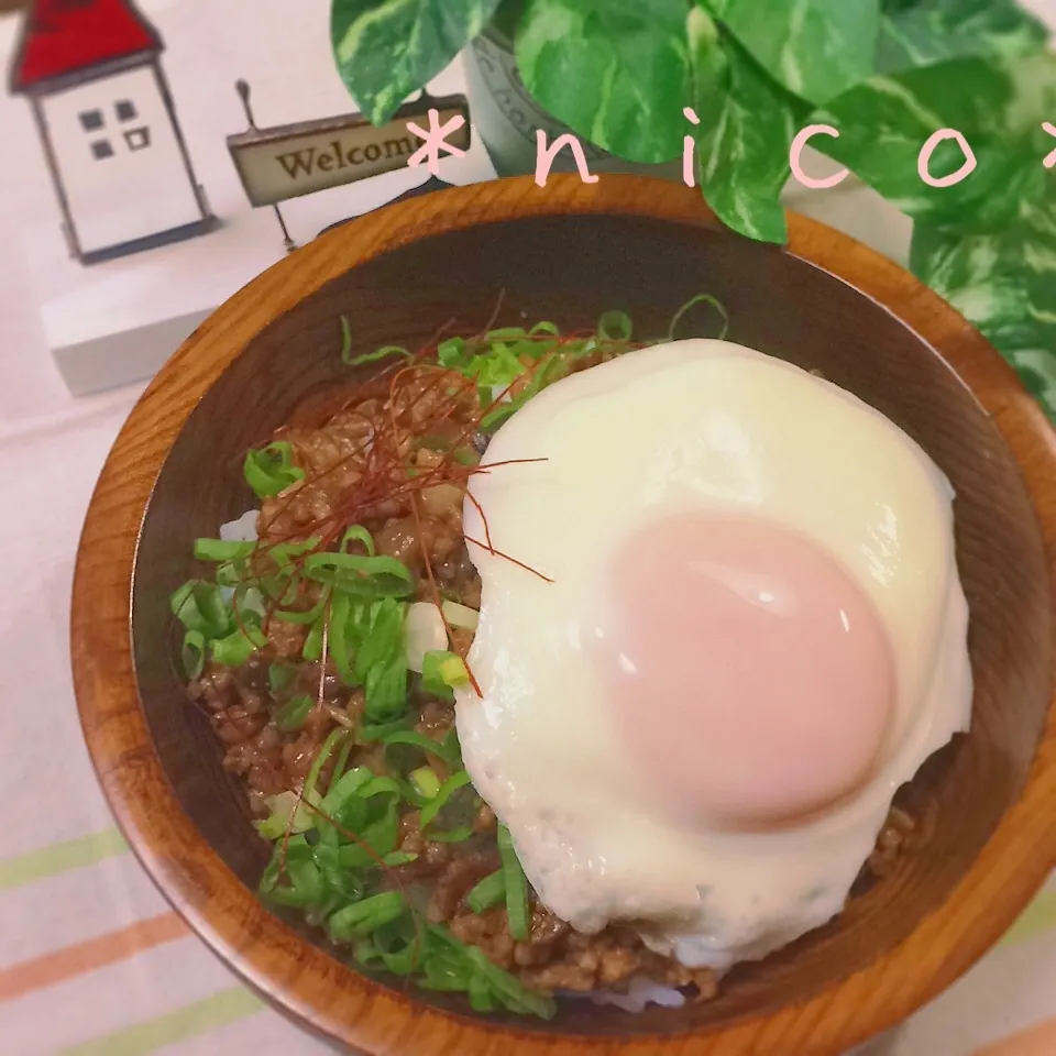 ＊ご飯に合い過ぎ♪肉味噌目玉焼き丼♡＊|にこさん