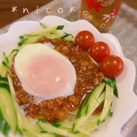 Snapdishの料理写真:☆そうめんでジャージャー麺☆恋さんの温玉をのせて♡|にこさん