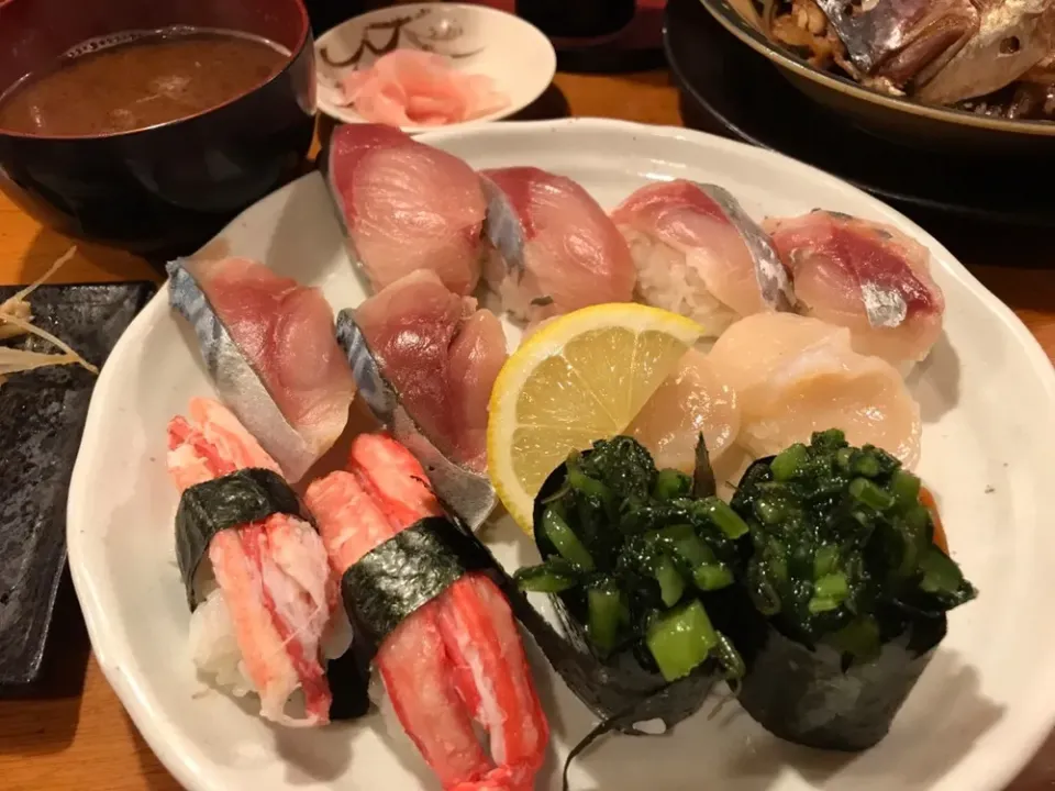 Snapdishの料理写真:11月22日晩ご飯。良い夫婦の日なので夫の奢りでお寿司😍|あやさん