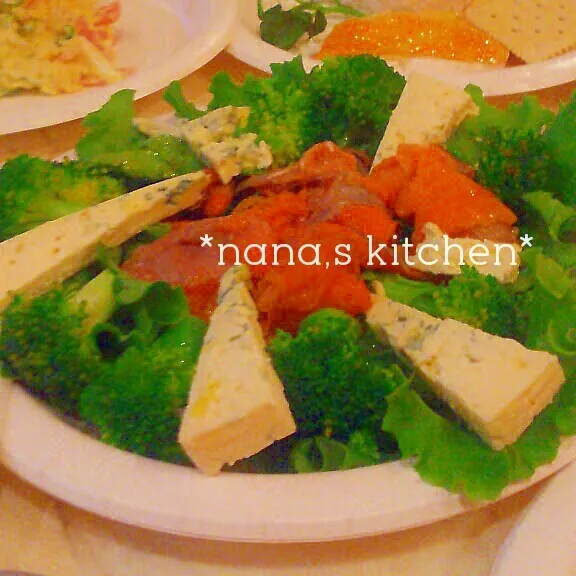 スモークサーモン＆ブルーチーズのオードブル風サラダ♡^^♡|今井ななこさん