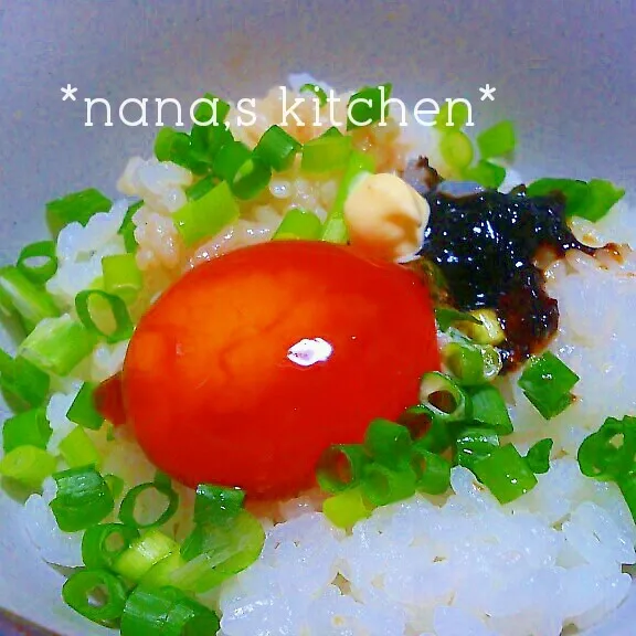 醤油漬け卵黄とネギ海苔バターのご飯☆^^;|今井ななこさん