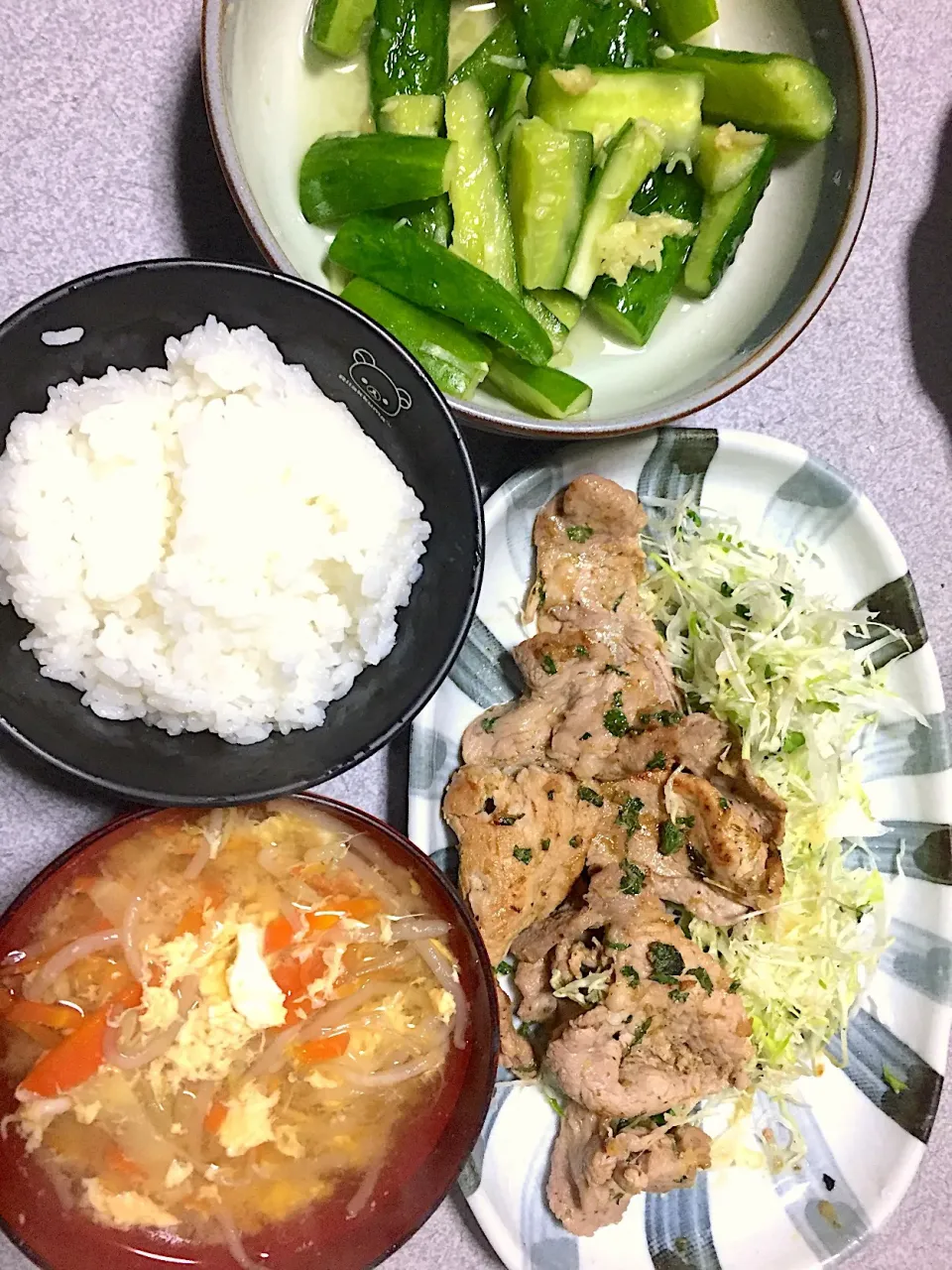 Snapdishの料理写真:豚の生姜焼き（オリーブオイル・おろし生姜・シソ・オレガノ・天然塩）＆キャベツとブロッコリースプラウト、お味噌汁（にんじん、もやし、生姜、卵）
 #食事制限  #小腸細菌異常増殖症  #sibo  #低fodmap|gekoさん