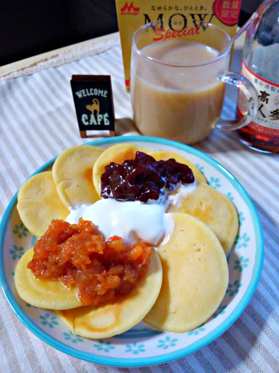 Snapdishの料理写真:ほうじ茶ラテの高麗人参酒割り🍵
米粉のミニパンケーキで和風スィーツ💞|みるくここあさん