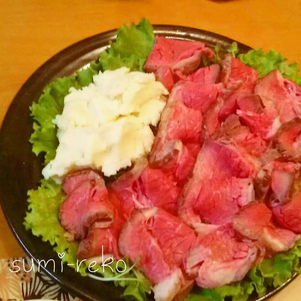 Snapdishの料理写真:真似っこローストビーフ♪|sumire-koさん