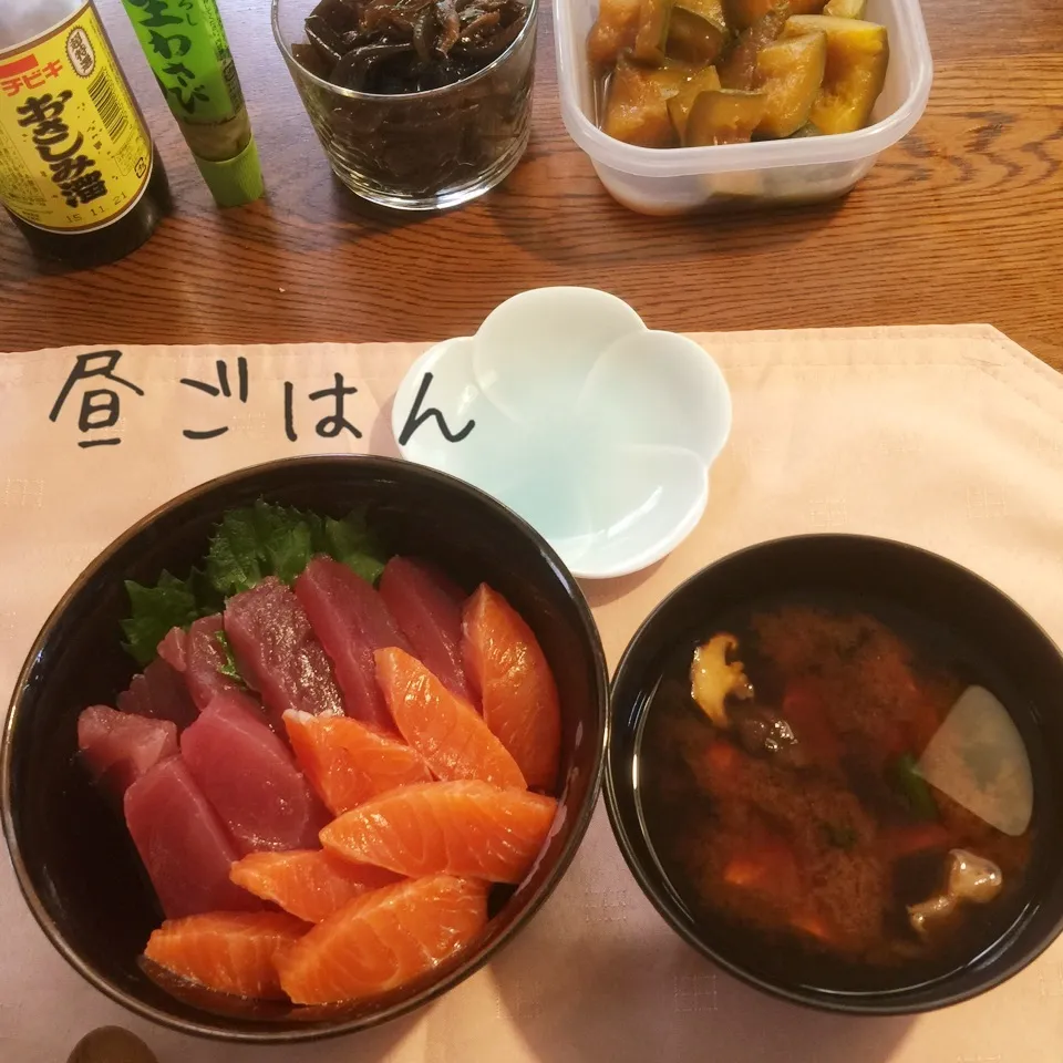 鮪サーモン丼、豆腐の味噌汁、|yakinasuさん