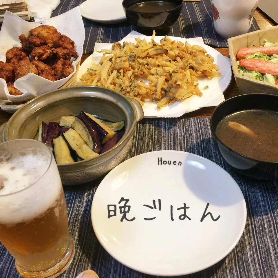 Snapdishの料理写真:唐揚げ、かき揚げ、茄子揚げ浸し、白菜とカニカマサラダ、ビール|yakinasuさん