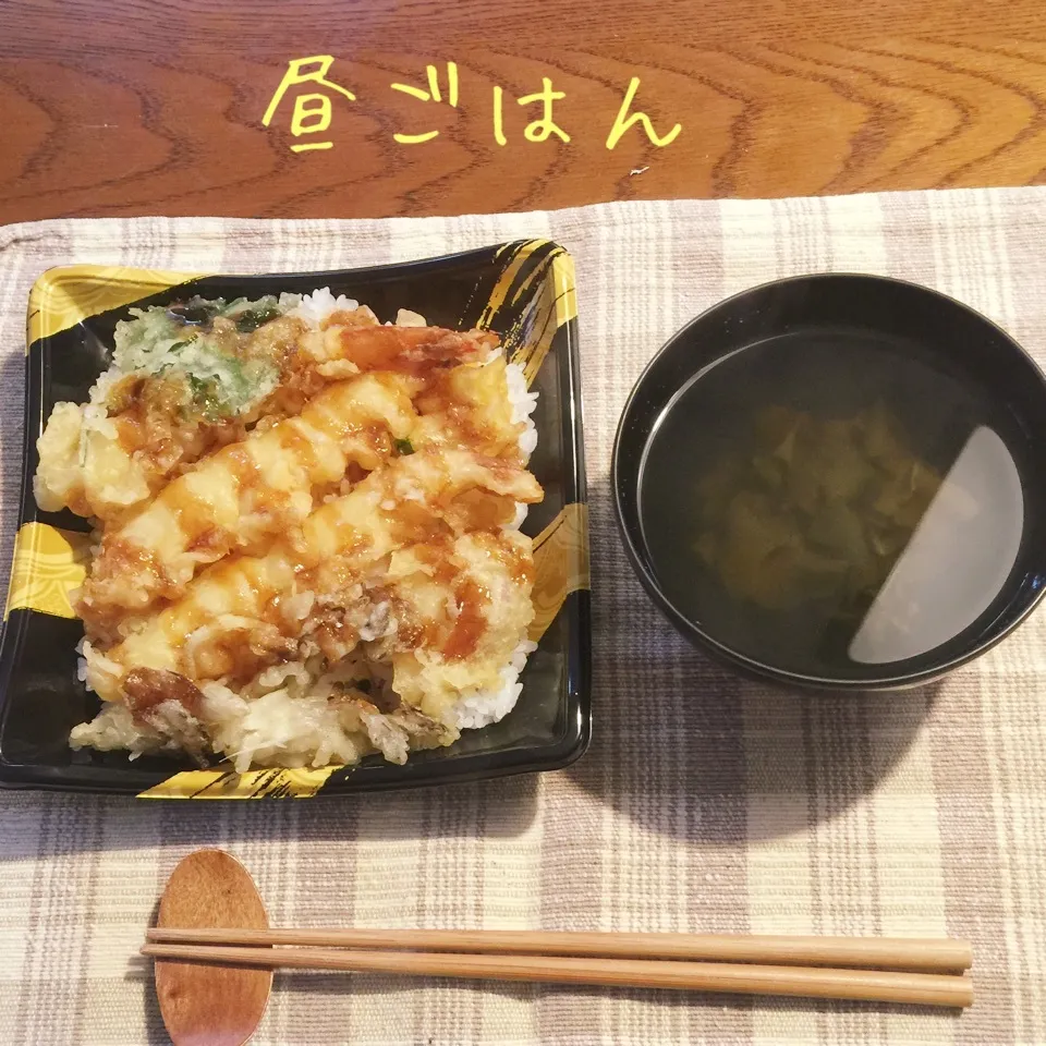 Snapdishの料理写真:キノコと海老天丼、清汁|yakinasuさん