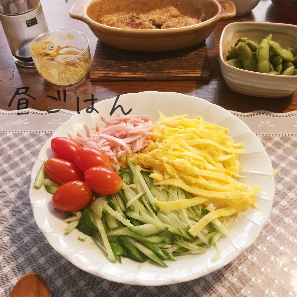 Snapdishの料理写真:冷やしラーメン、残り物|yakinasuさん