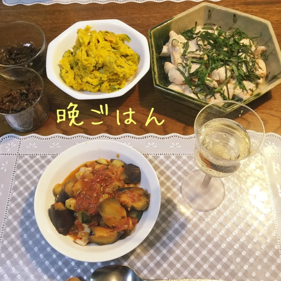 Snapdishの料理写真:鶏胸肉紫蘇塩焼き、イカ茄子ズッキーニトマト煮込み、南瓜サラダ|yakinasuさん