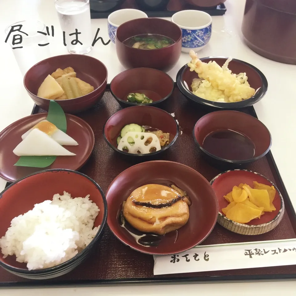 Snapdishの料理写真:なんだかなぁの昼ごはん|yakinasuさん