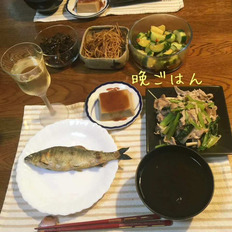 鮎塩焼き、小松菜と豚肉のニンニク炒め、キンピラ牛蒡、胡麻豆腐|yakinasuさん