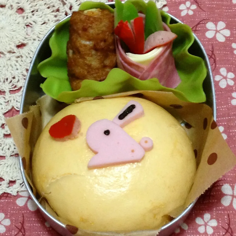 ウサギのデコピザまん弁当|kurokomamaさん