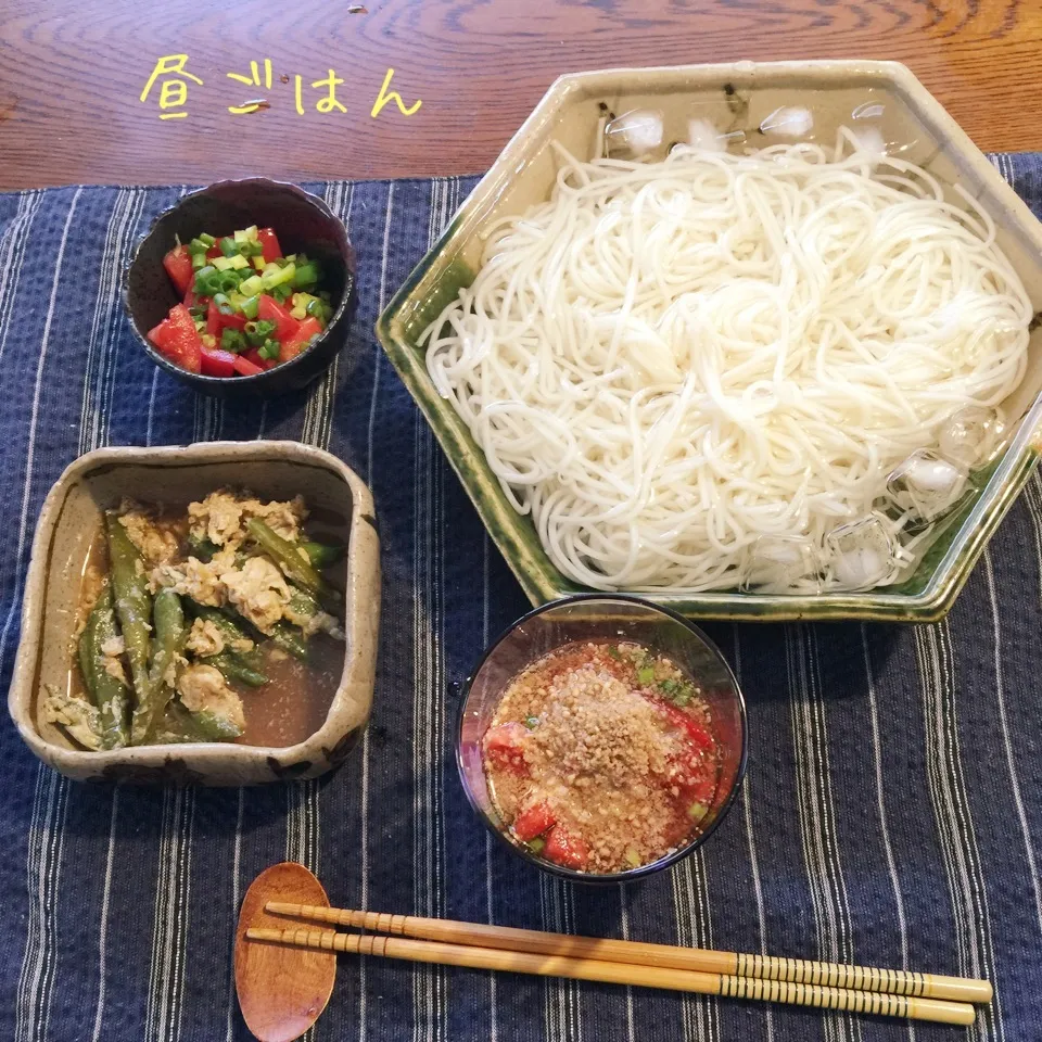 Snapdishの料理写真:冷麦 ➕トマト|yakinasuさん