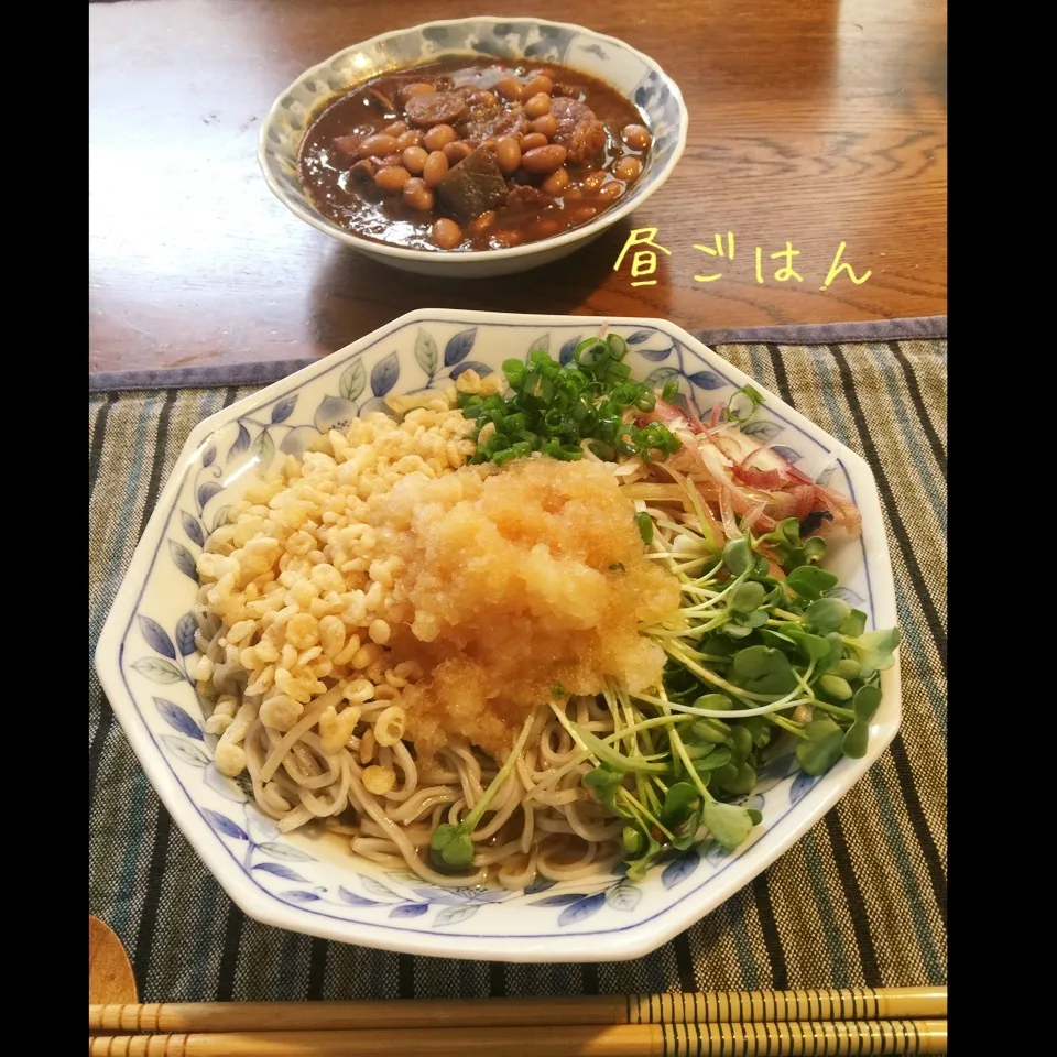 冷やしおろしたぬき蕎麦、豚ロースと大豆と蒟蒻味噌煮|yakinasuさん