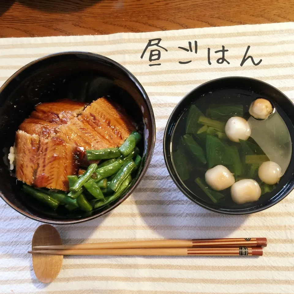 Snapdishの料理写真:サンマの蒲焼丼、吸い物|yakinasuさん