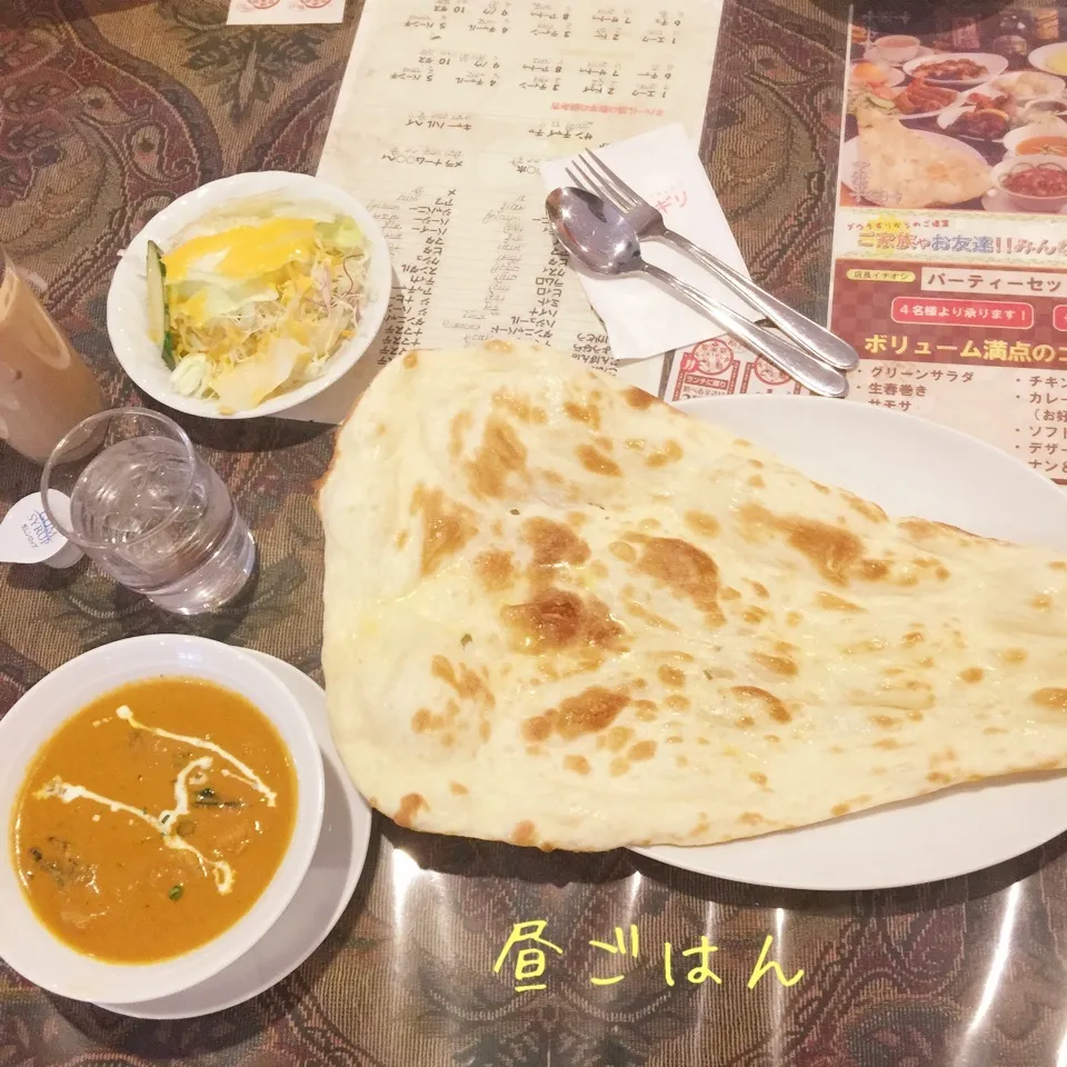 ほうれん草チキンカレー、ナン、サラダ、チャイ|yakinasuさん