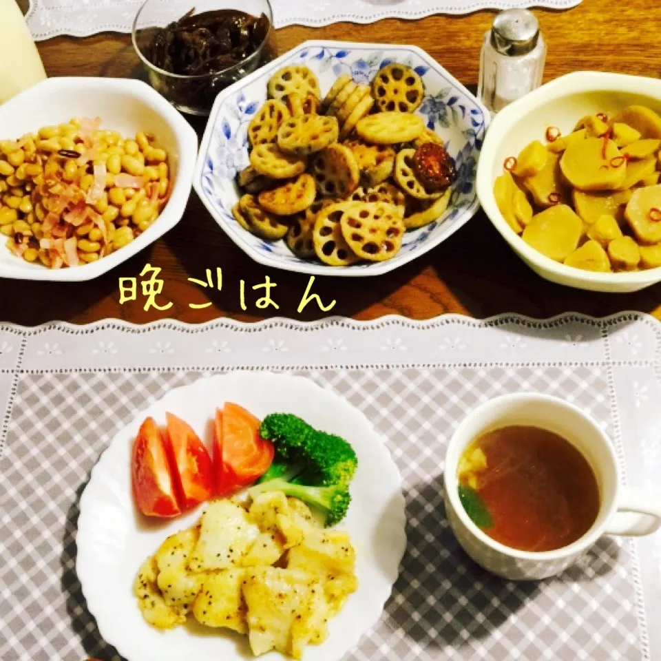 Snapdishの料理写真:白身魚レモンペッパー焼き、蒸し大豆ペペロン、蓮根甘辛、スープ|yakinasuさん