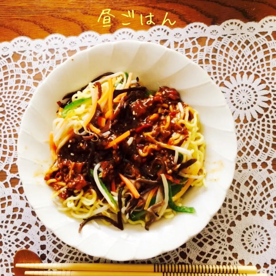 Snapdishの料理写真:ジャージャー麺|yakinasuさん