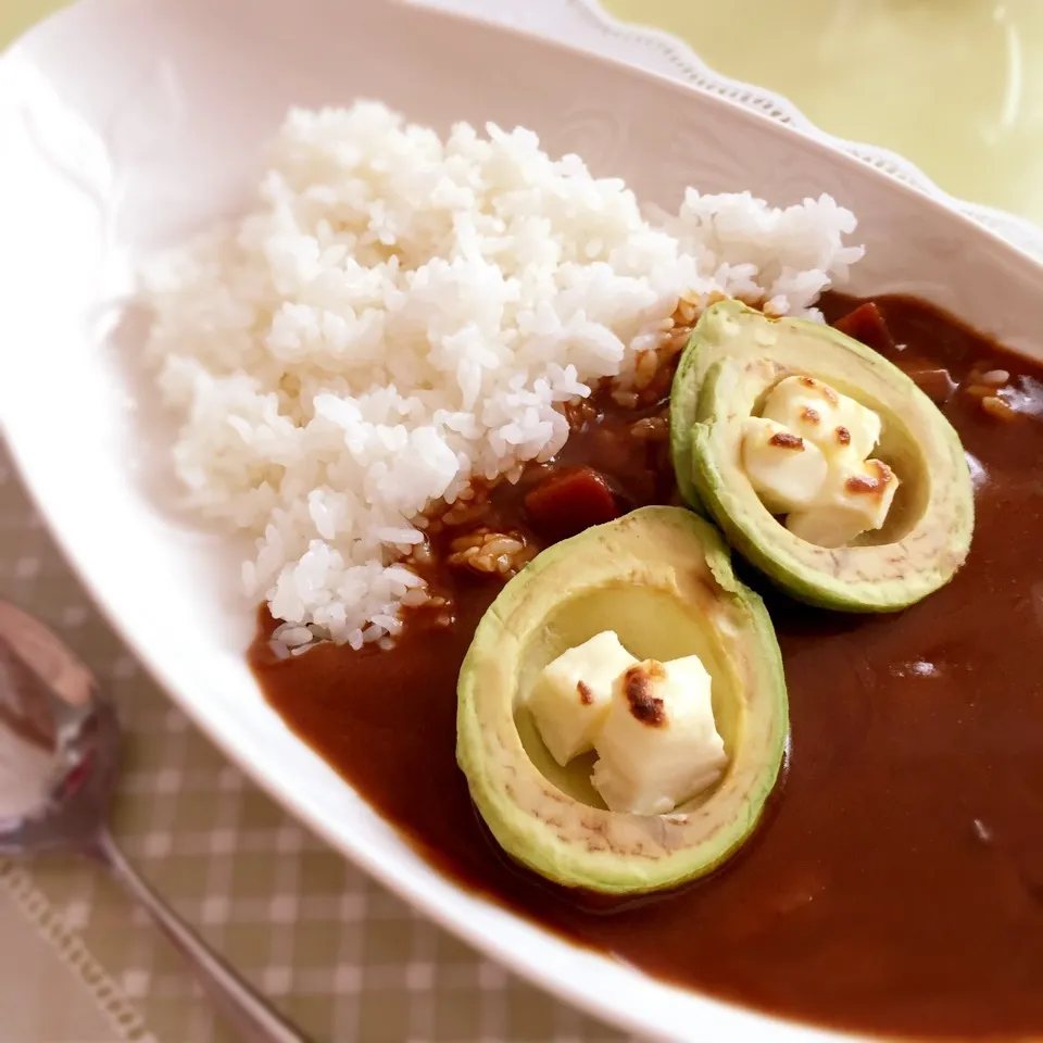 アボカドのクリームチーズ焼きでマイルド♡大辛カレー|Yumiko Ozakiさん