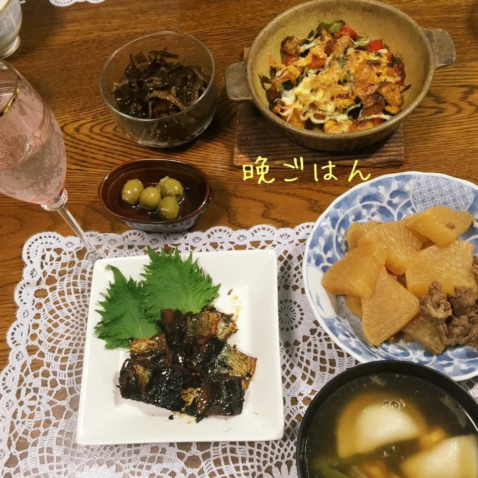 大根牛肉煮物、さんま蒲焼き、生ハム入りオリーブ、南瓜グラタン|yakinasuさん